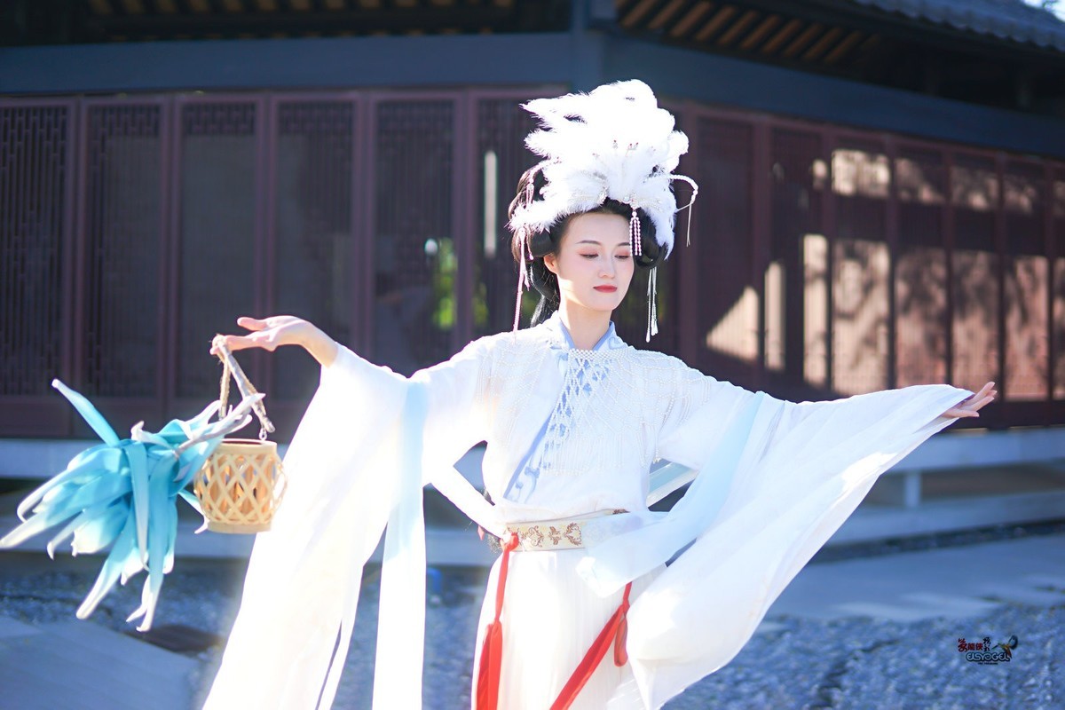 【痴情女儿国美女】---沛阳