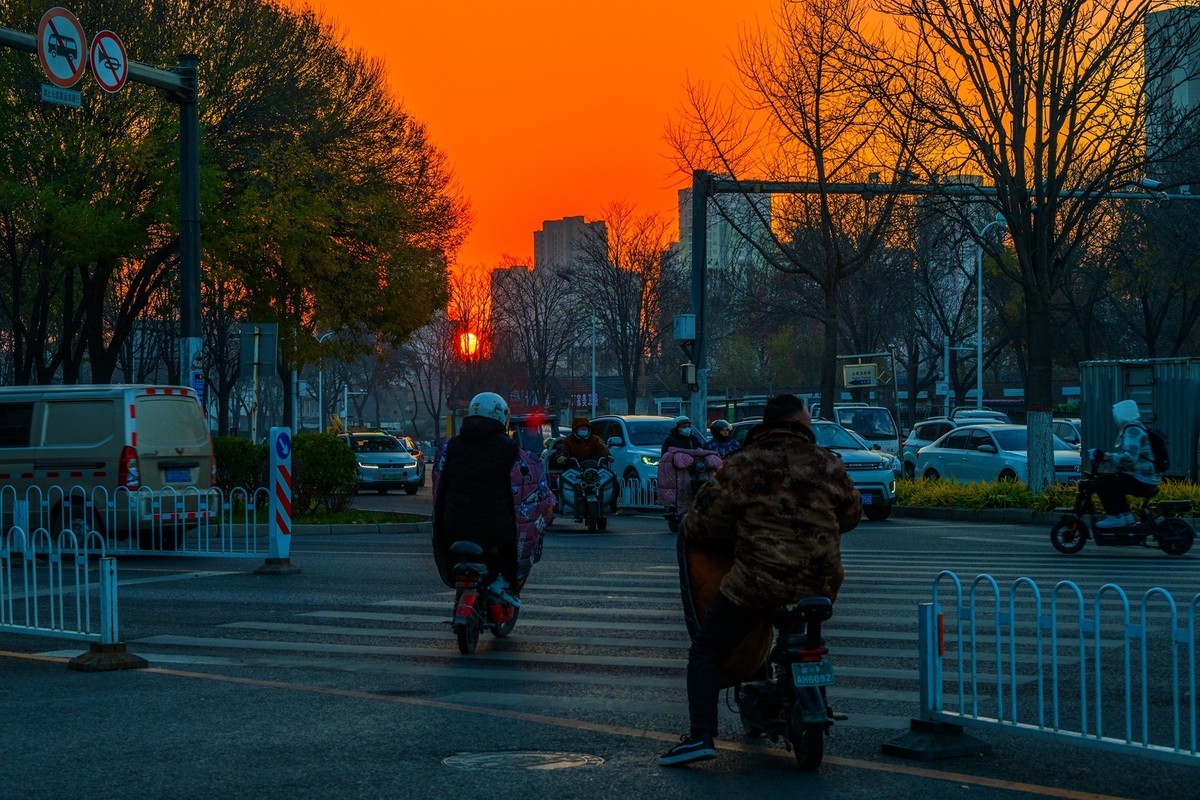 旭日东升红满天