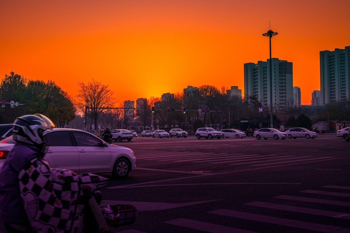 旭日东升红满天