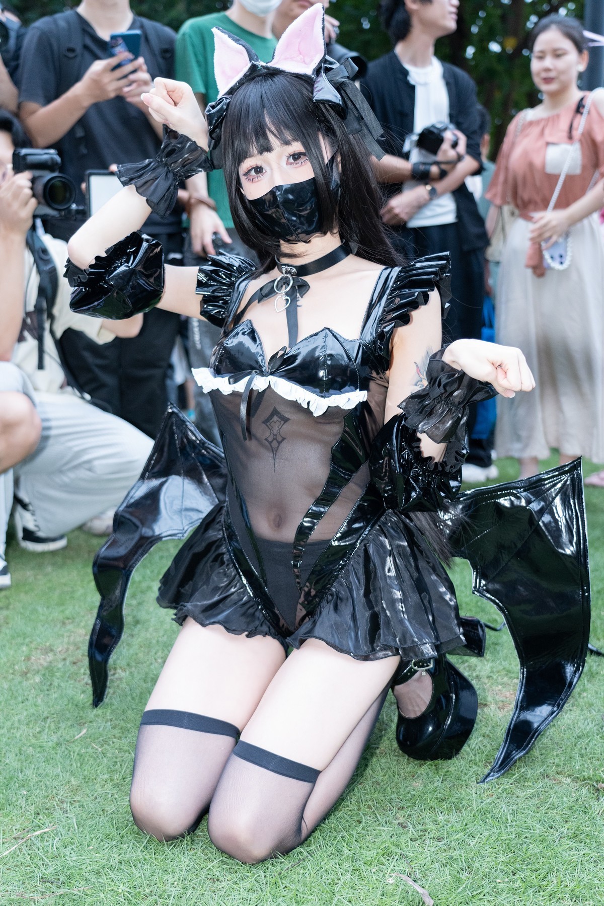 【胶衣裙小恶魔】-开心五一萤火虫