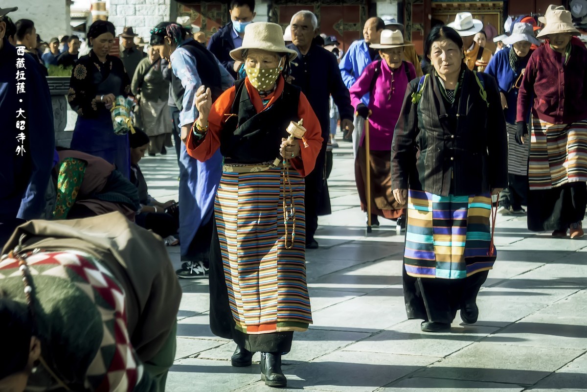 西藏拉萨 · 大昭寺外（2）
