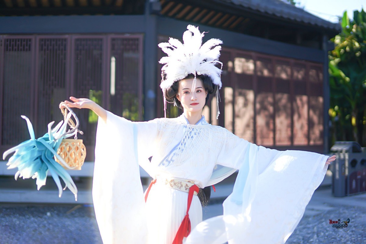 【痴情女儿国美女】---沛阳