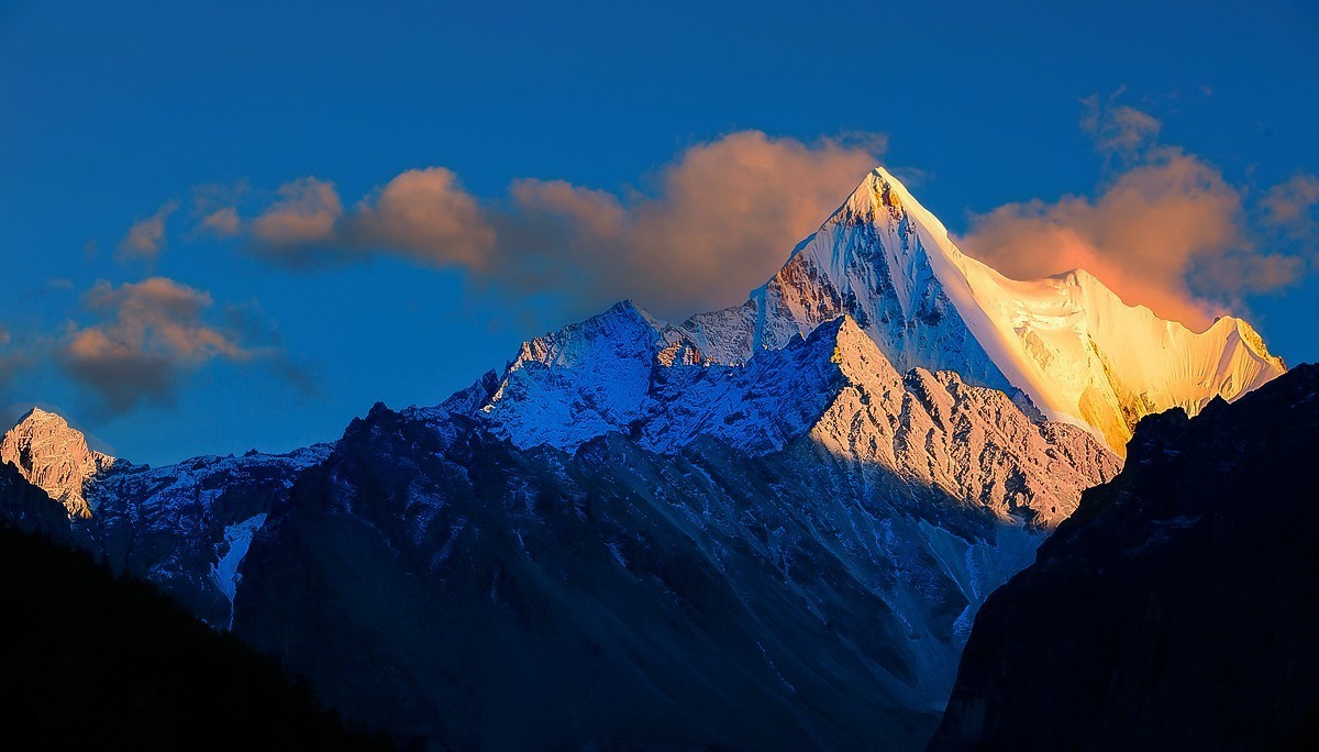 夕 照 《 夏 诺 多 吉 》