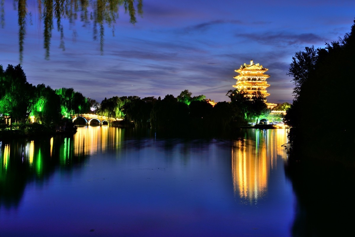 【视觉光影】泉  城  夜  景 （1）