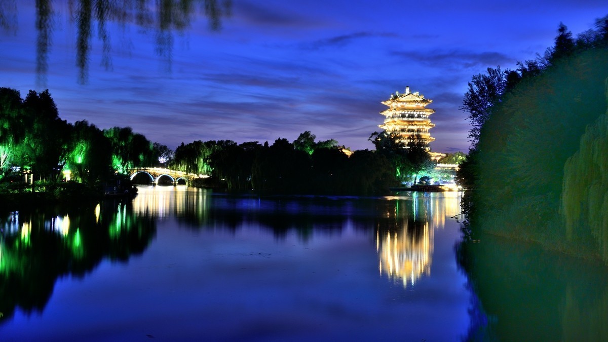 【视觉光影】泉  城  夜  景 （1）