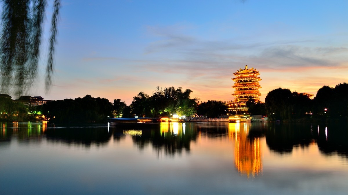 【视觉光影】泉  城  夜  景 （1）