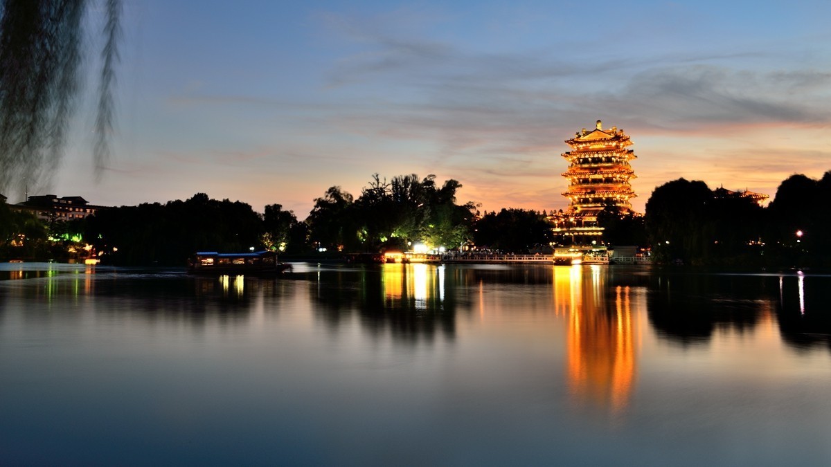 【视觉光影】泉  城  夜  景 （1）