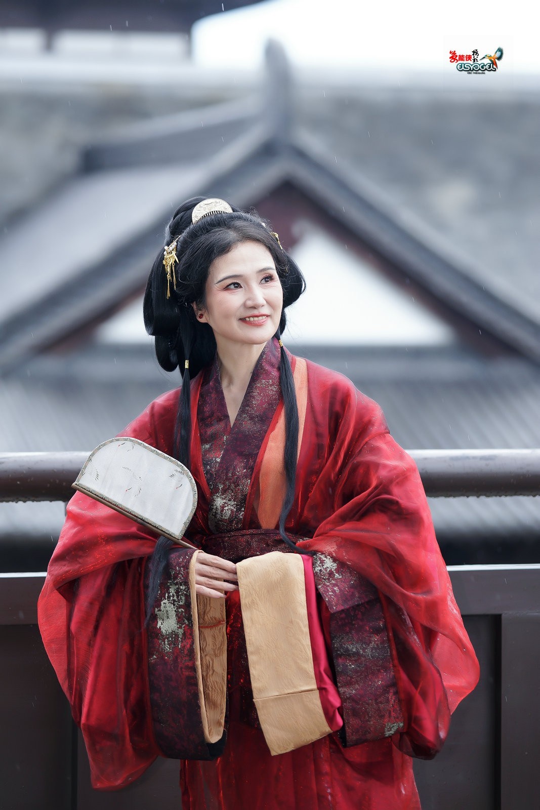 【红状丽影】---红兵