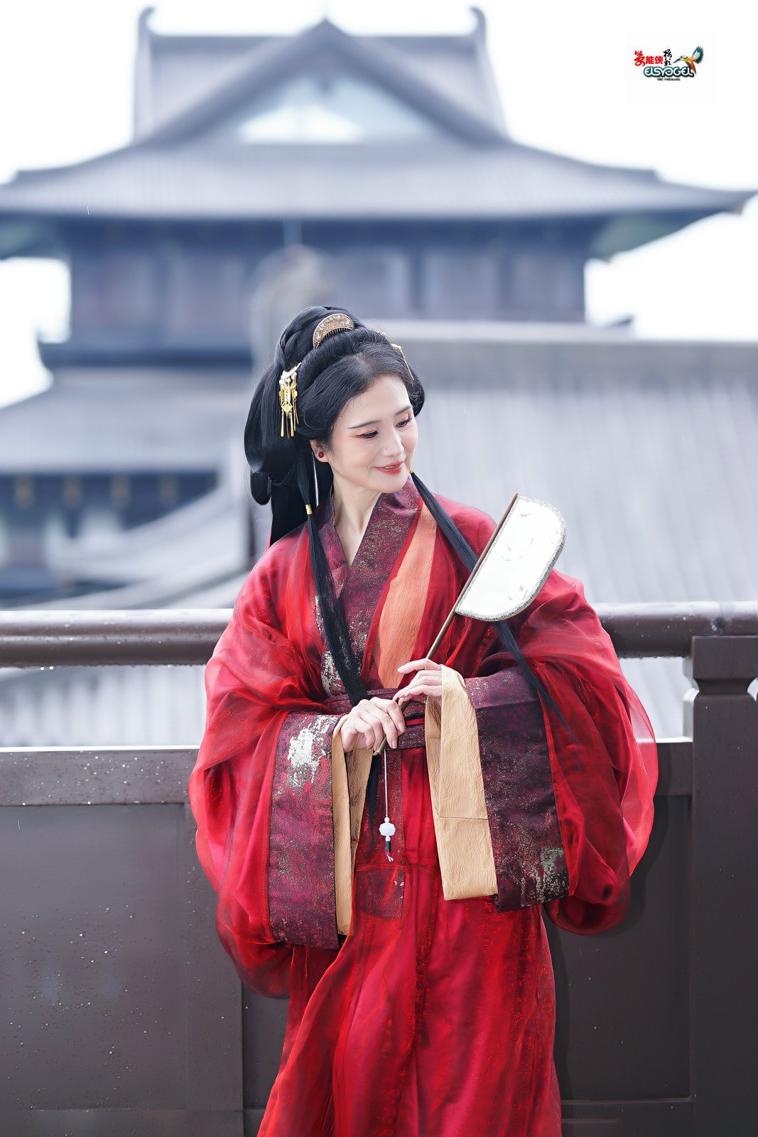 【红状丽影】---红兵