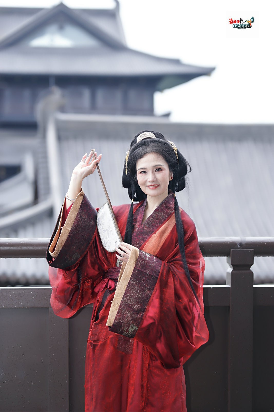 【红状丽影】---红兵