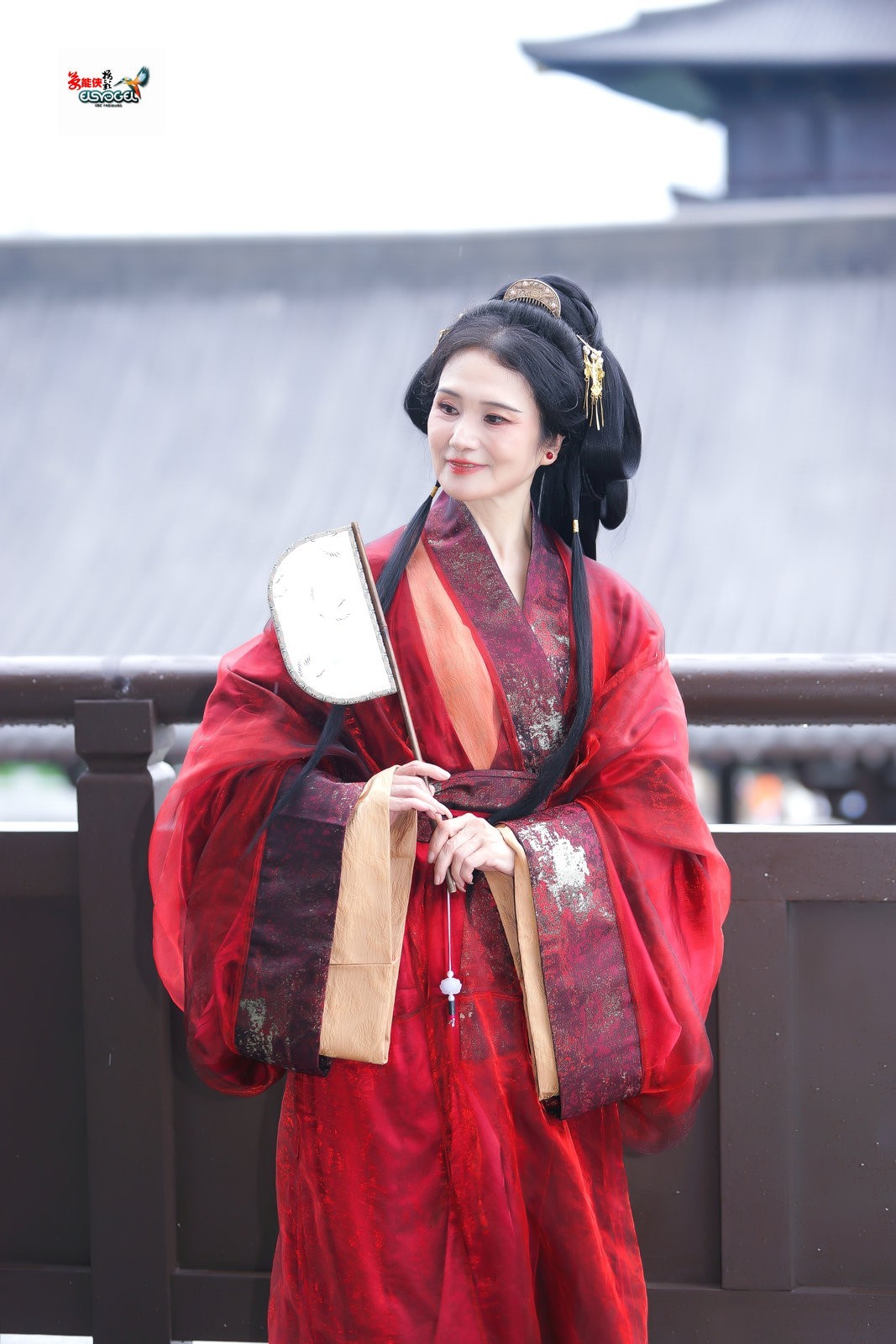 【红状丽影】---红兵