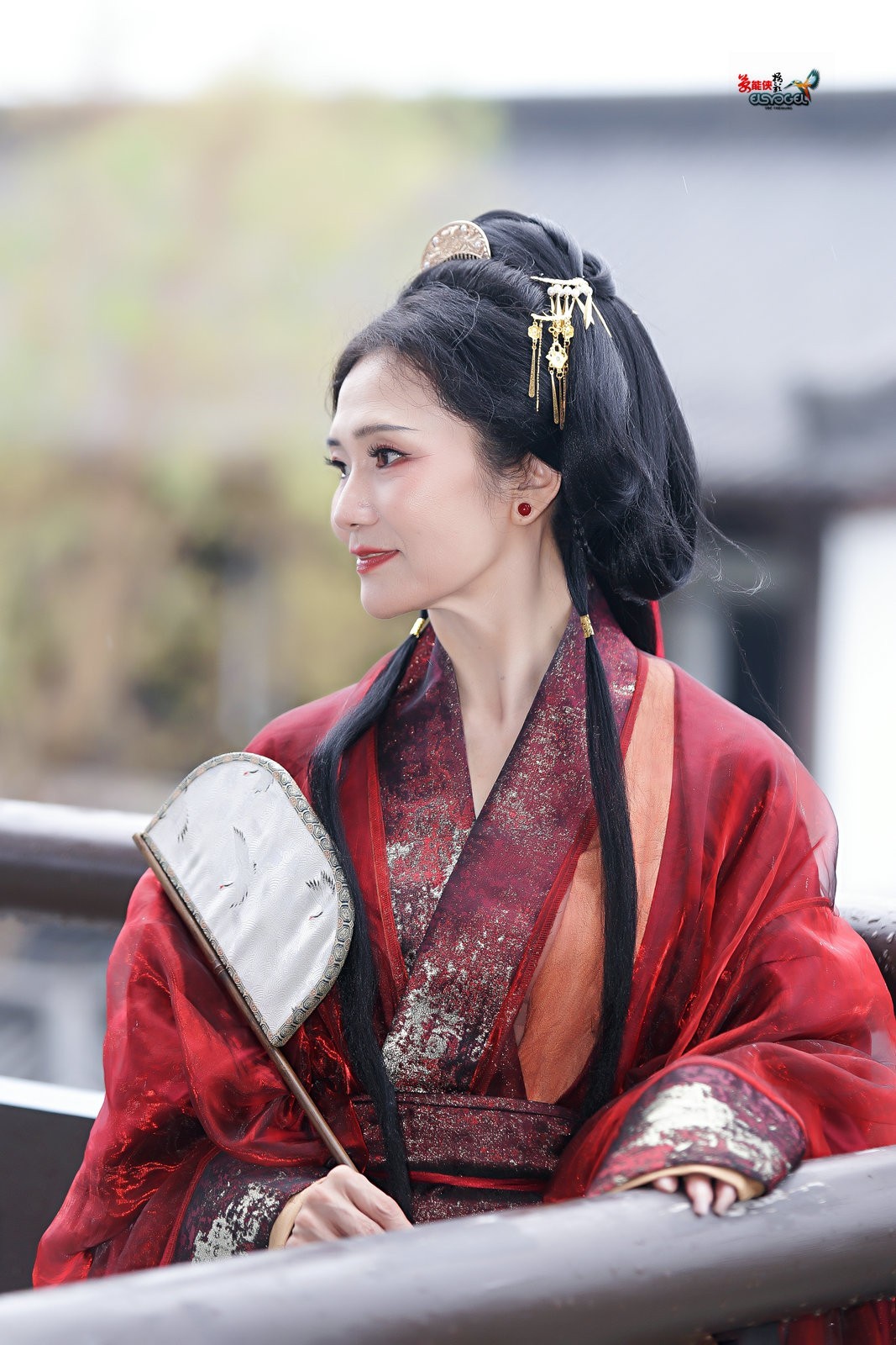 【红状丽影】---红兵