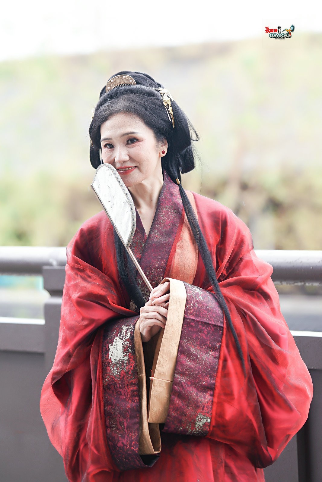 【红状丽影】---红兵