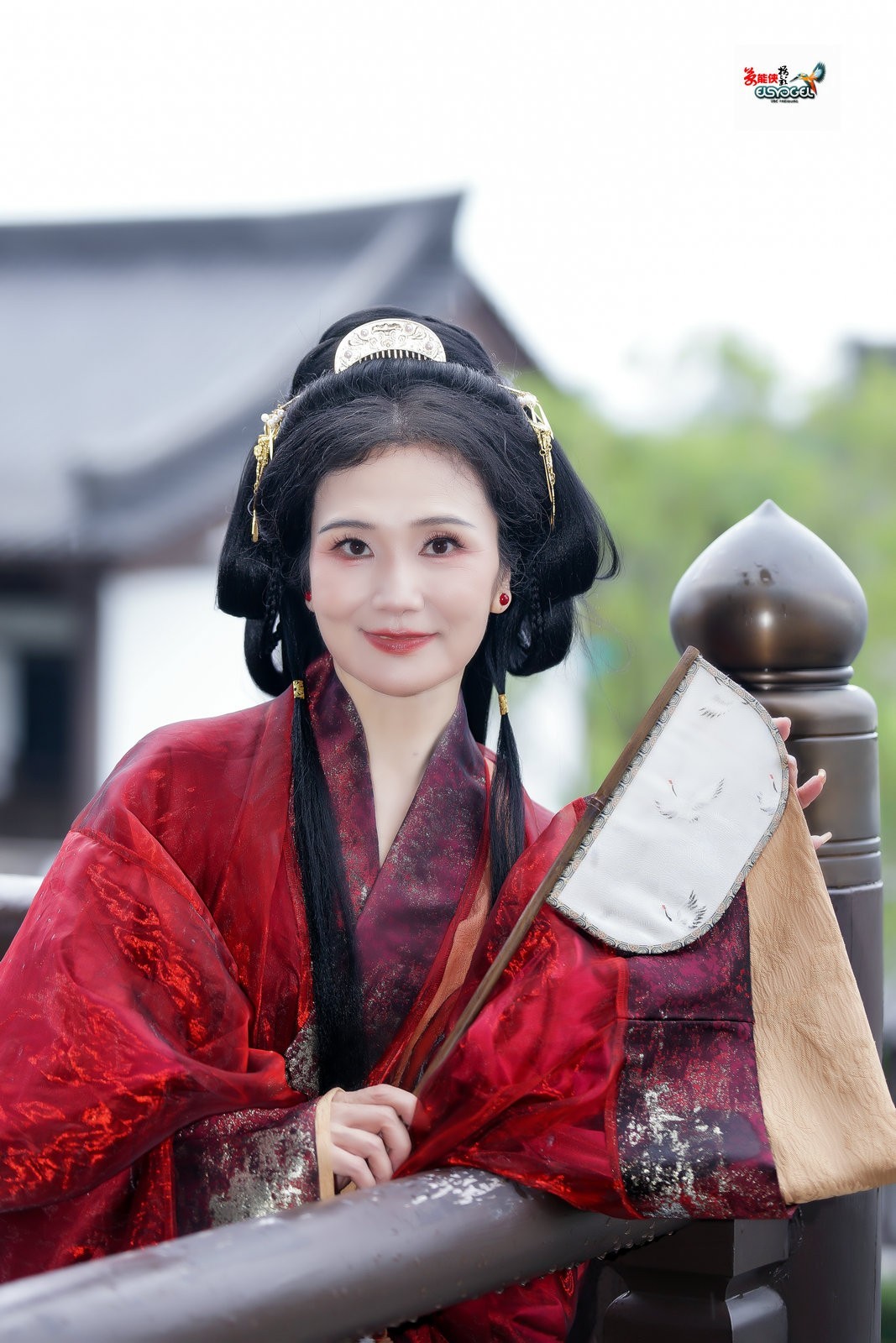 【红状丽影】---红兵