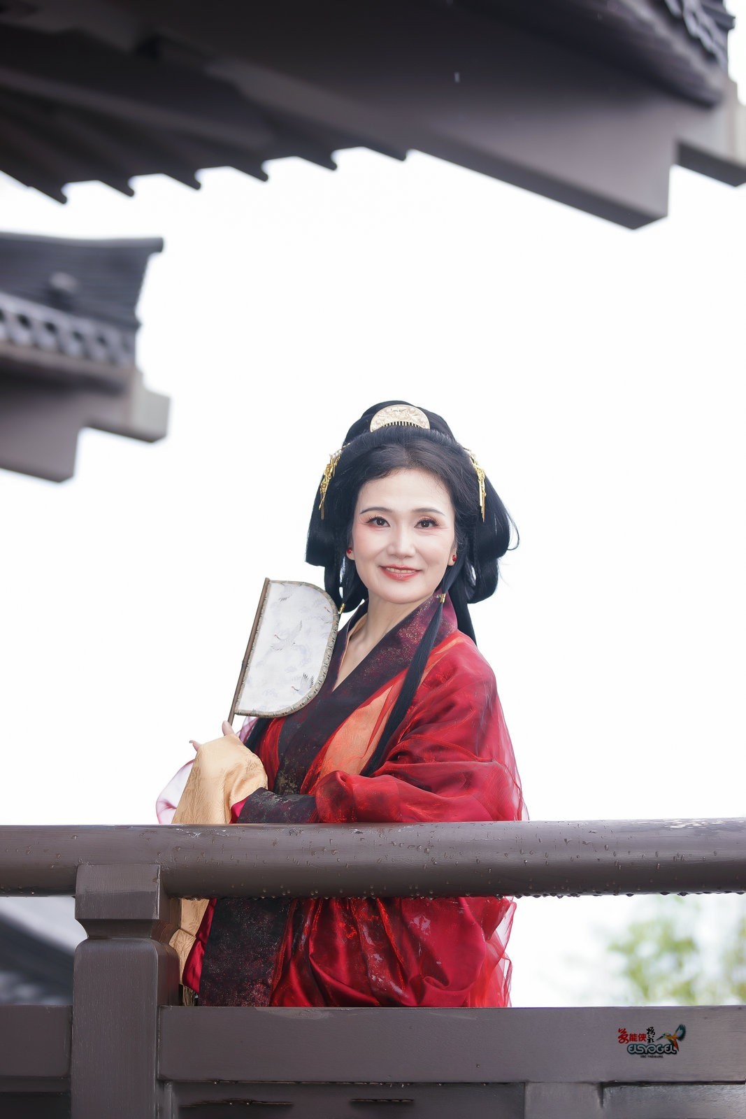 【红状丽影】---红兵