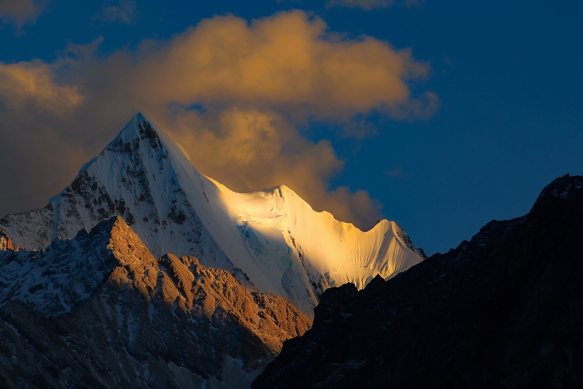 夕 照 《 夏 诺 多 吉 》