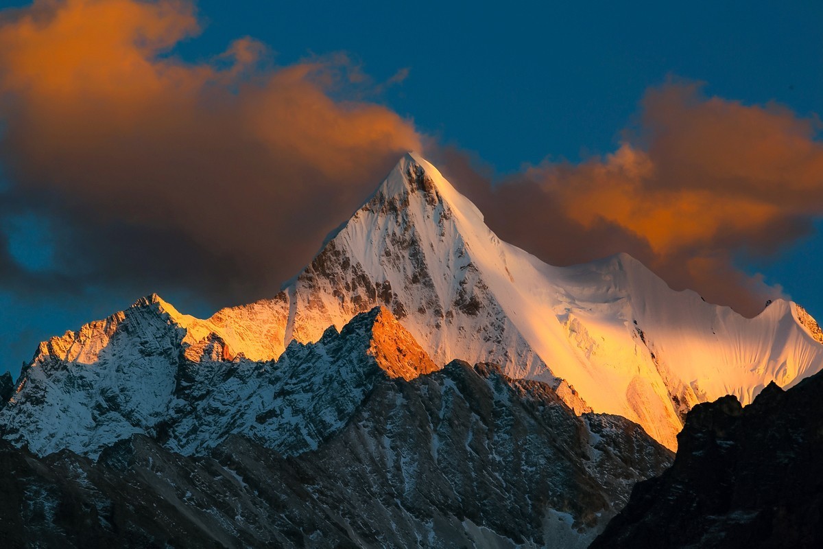 夕 照 《 夏 诺 多 吉 》