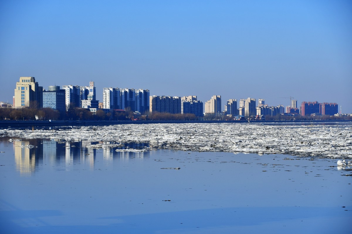 大辽河春潮涌动