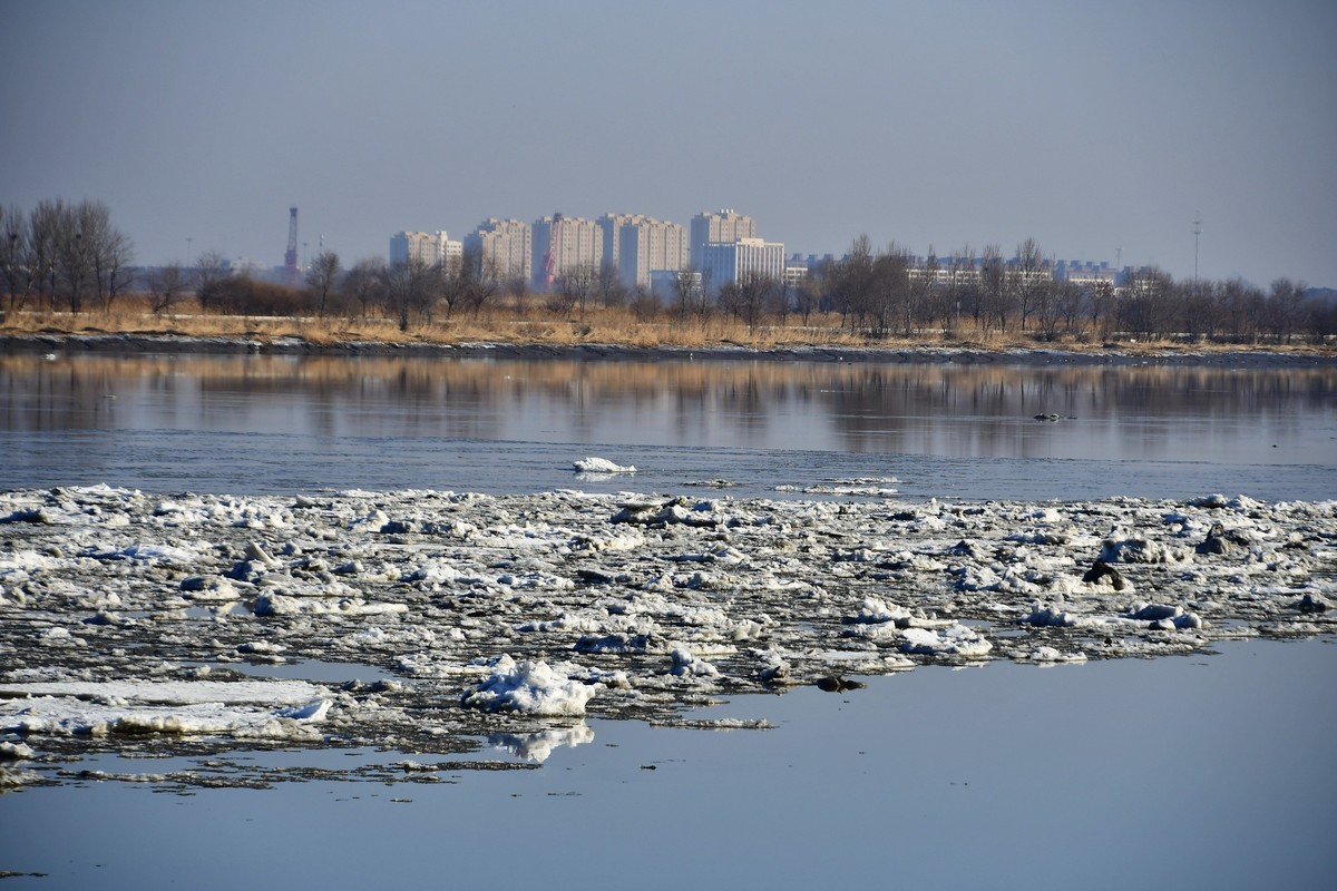 大辽河春潮涌动