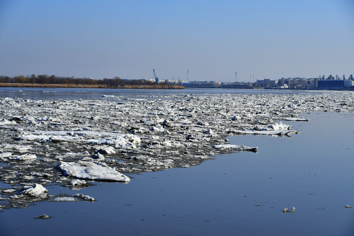大辽河春潮涌动