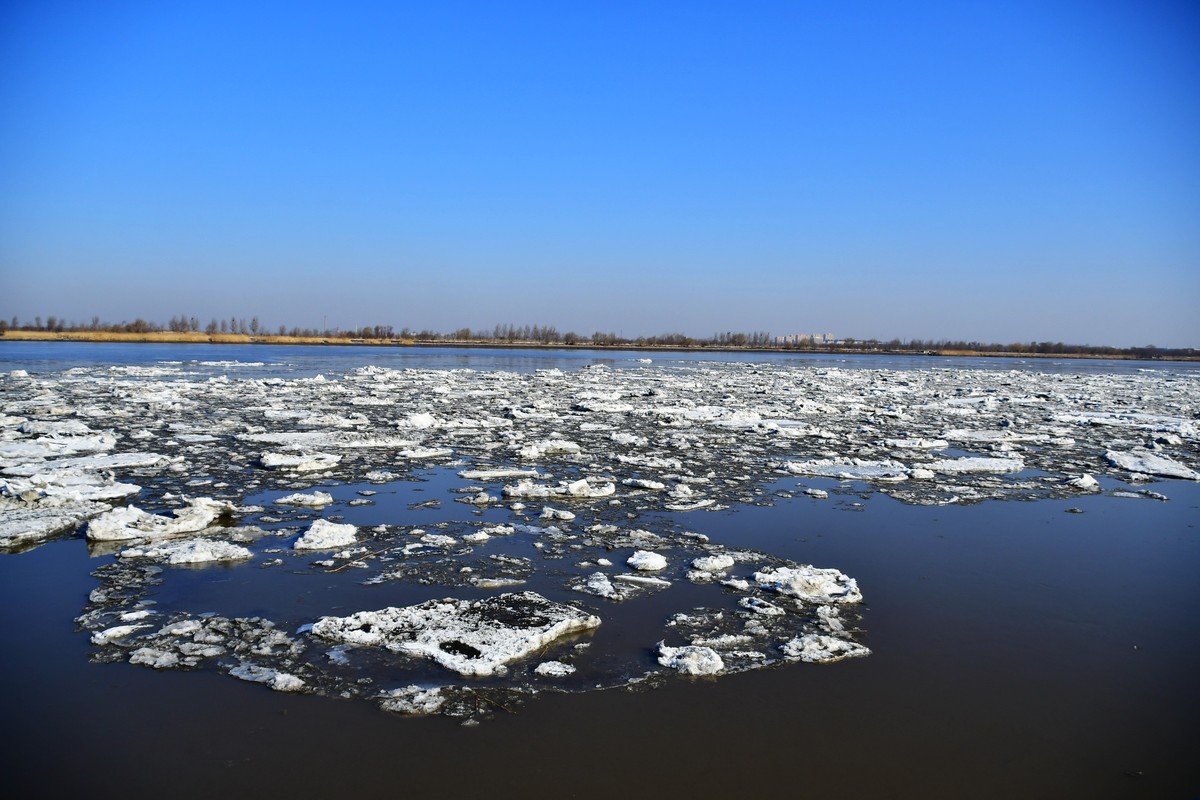 大辽河春潮涌动