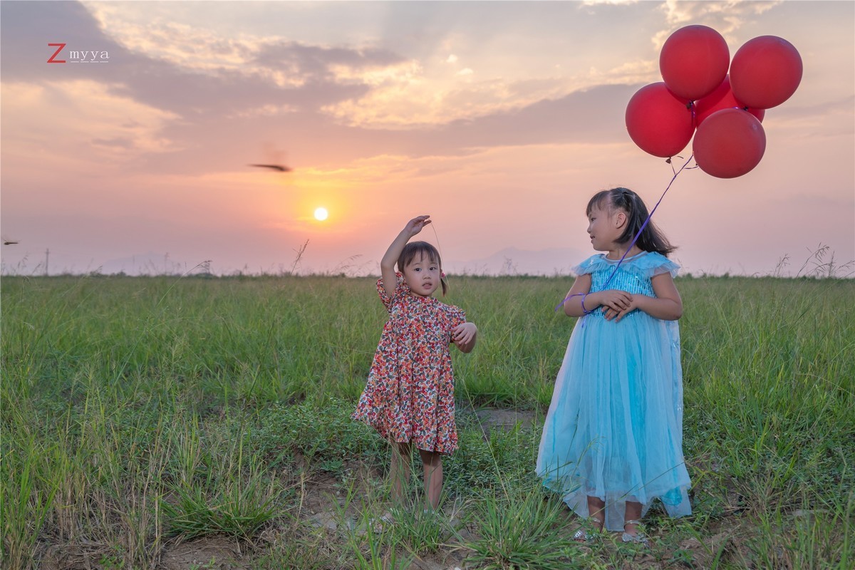 彩云伴我心飞翔！