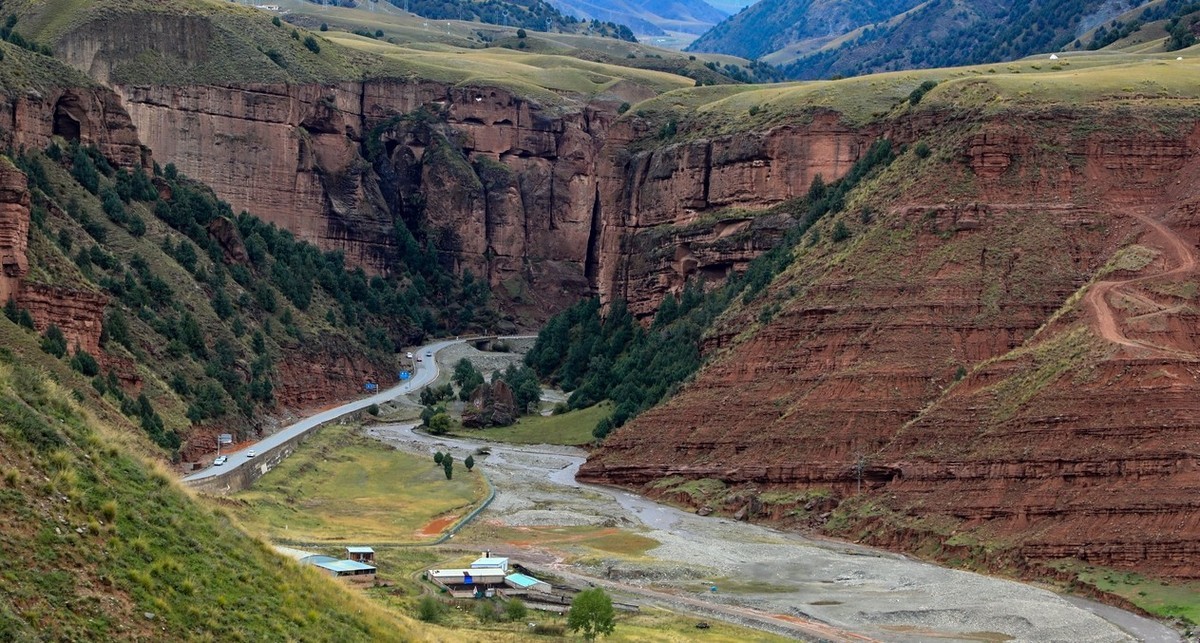 自驾路过青海同德拉加镇随拍！