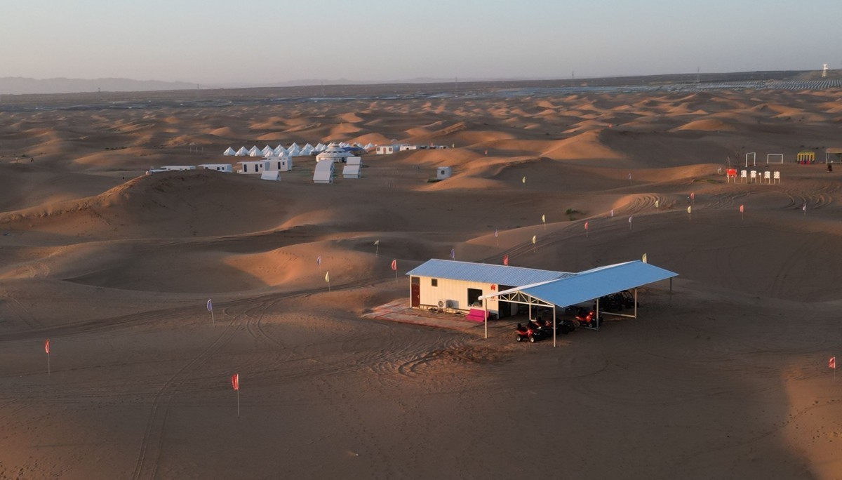 腾格里沙漠航拍二