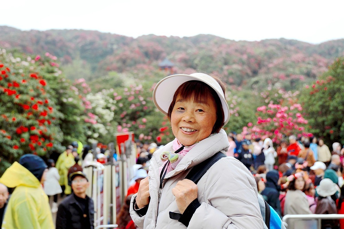 百里杜鹃拍游人