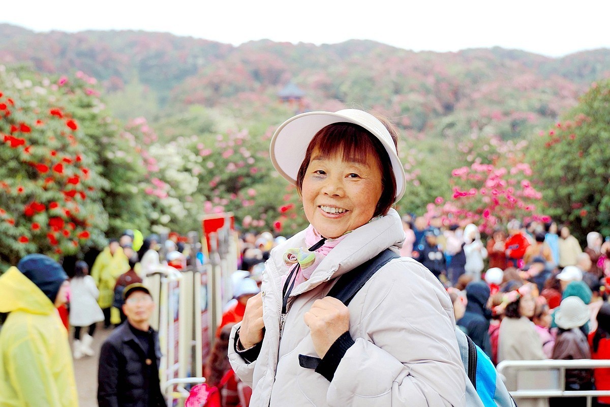 百里杜鹃拍游人