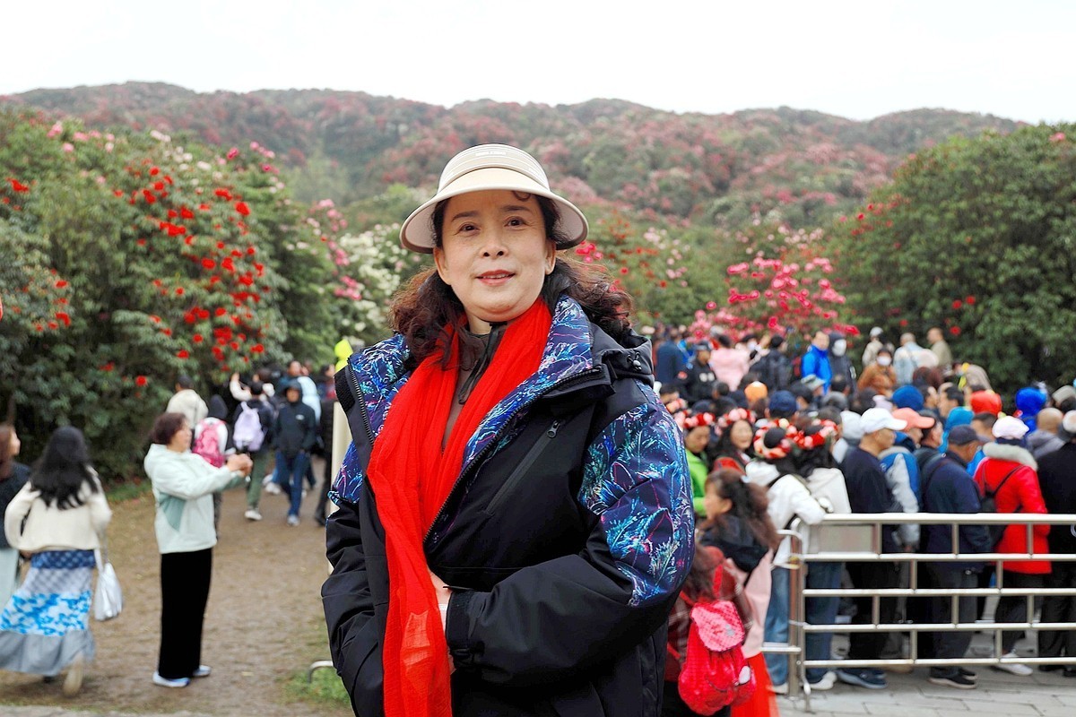 百里杜鹃拍游人