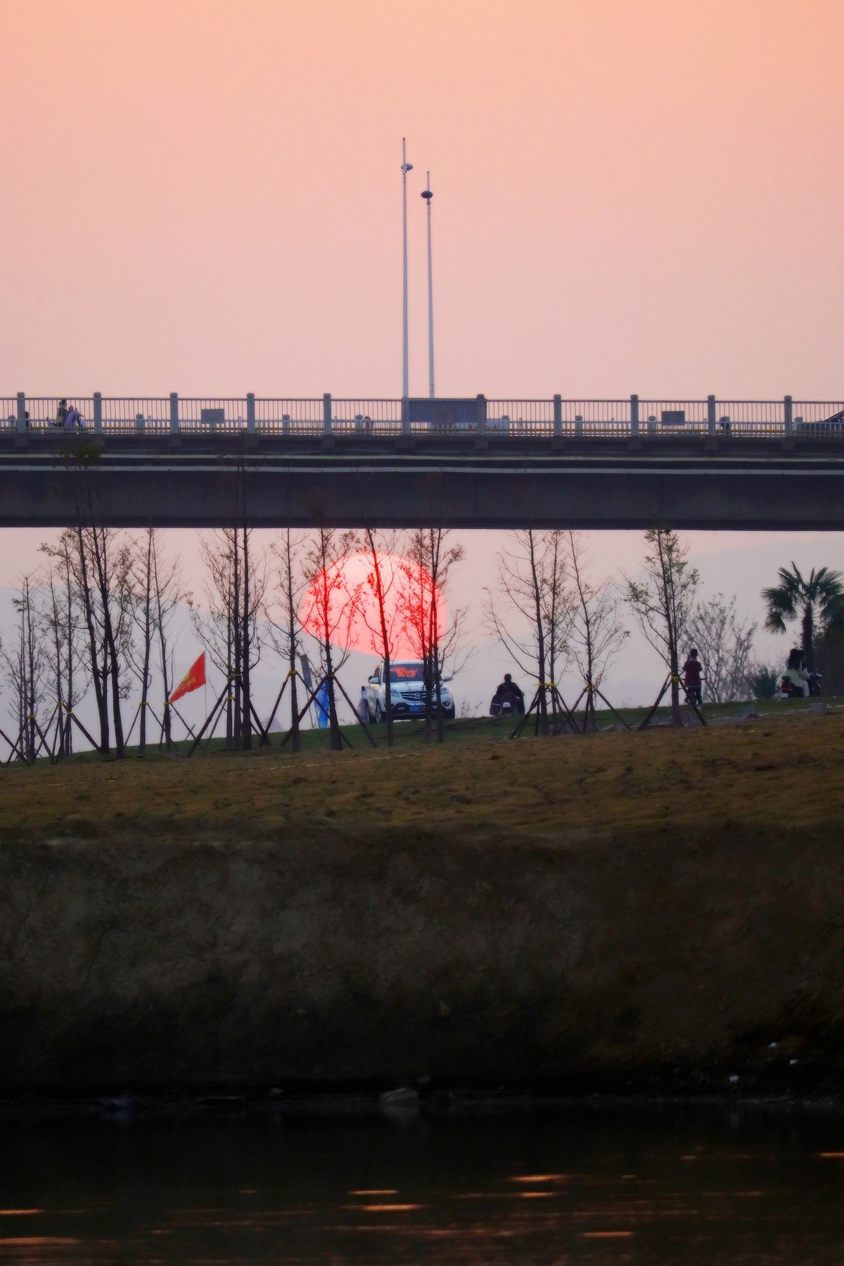 过桥落山的夕阳（二）