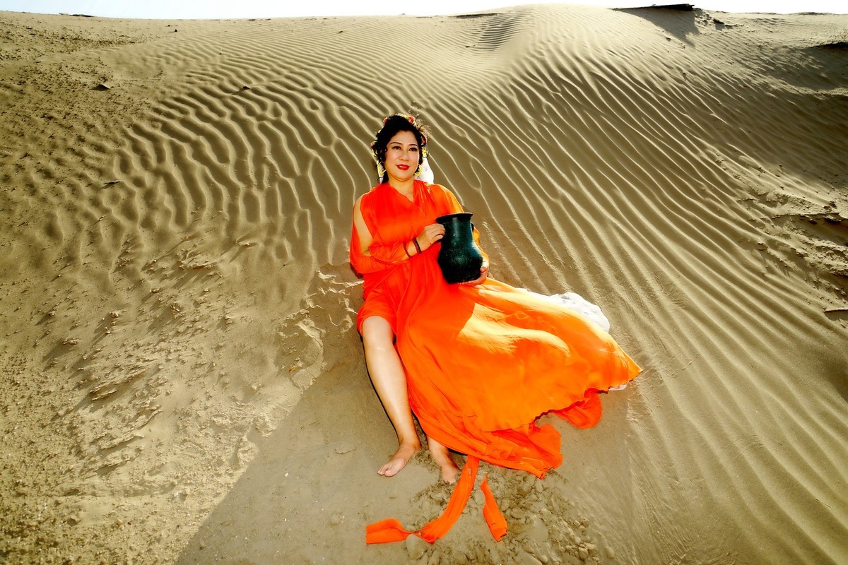 今年拍摄的一套婚纱照 其中的沙漠篇|摄影|人像摄影|蓝太阳TNT - 原创作品 - 站酷 (ZCOOL)