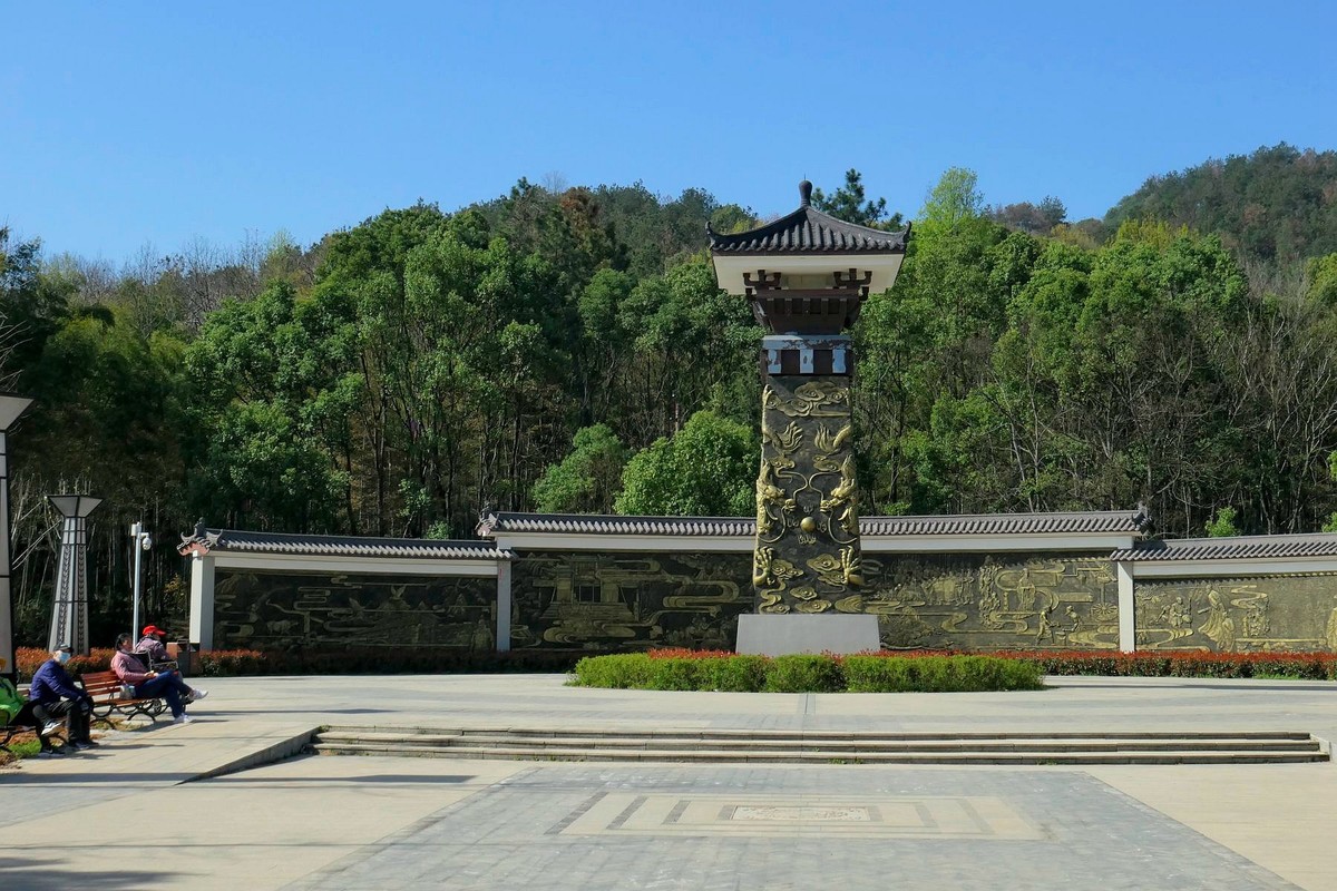 参观江夏革命烈士纪念馆【兼请假】