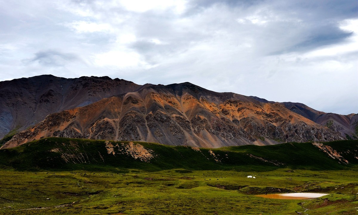 德马高速上有幸拍到了阿尼玛卿雪山【上】
