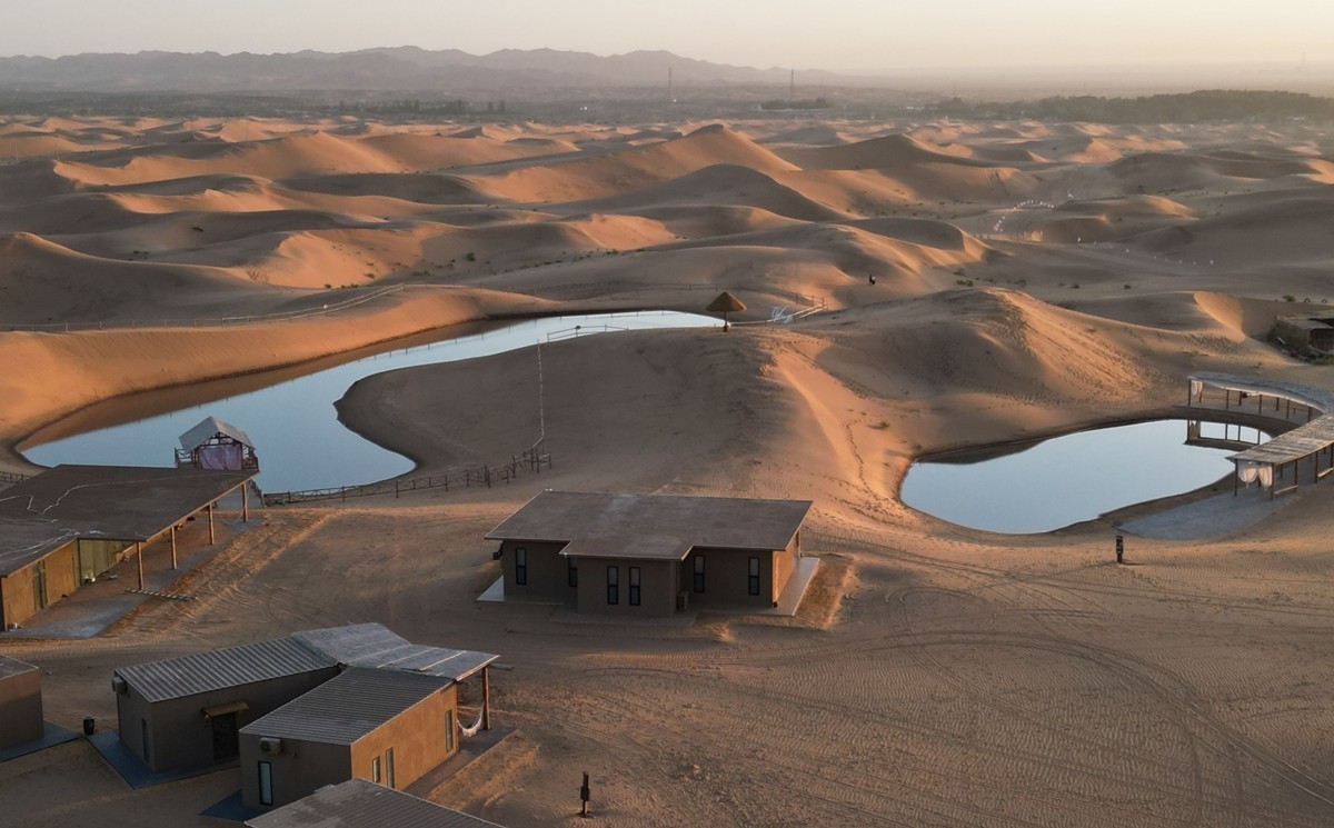 腾格里沙漠航拍二