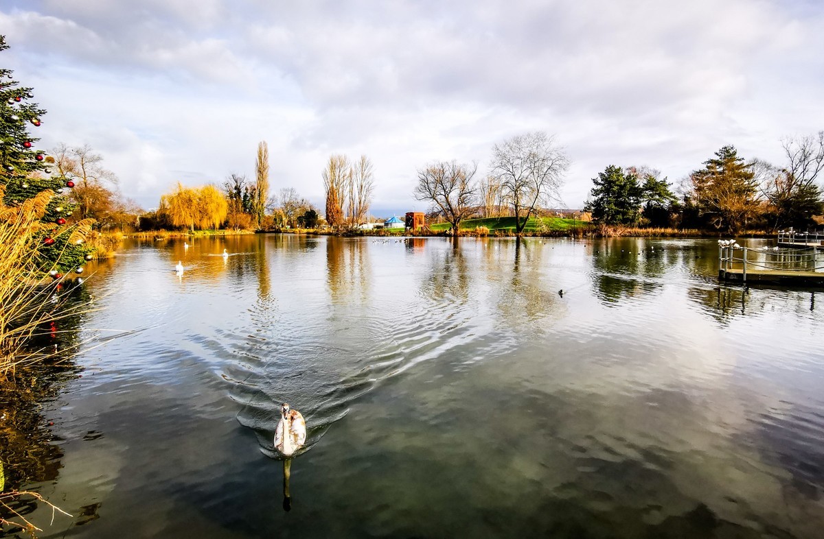 湖光水色（瑞士巴塞尔）