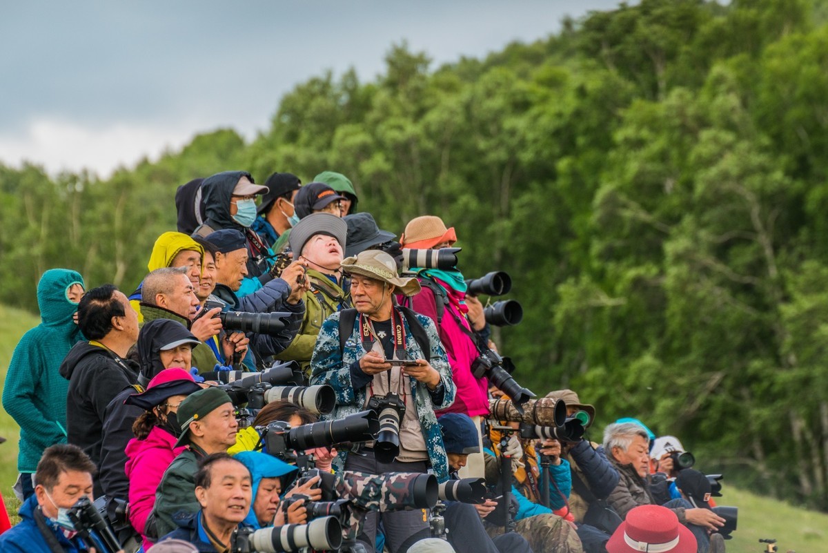 21.6 夏日的草原（二十三）------拍摄马群的人们