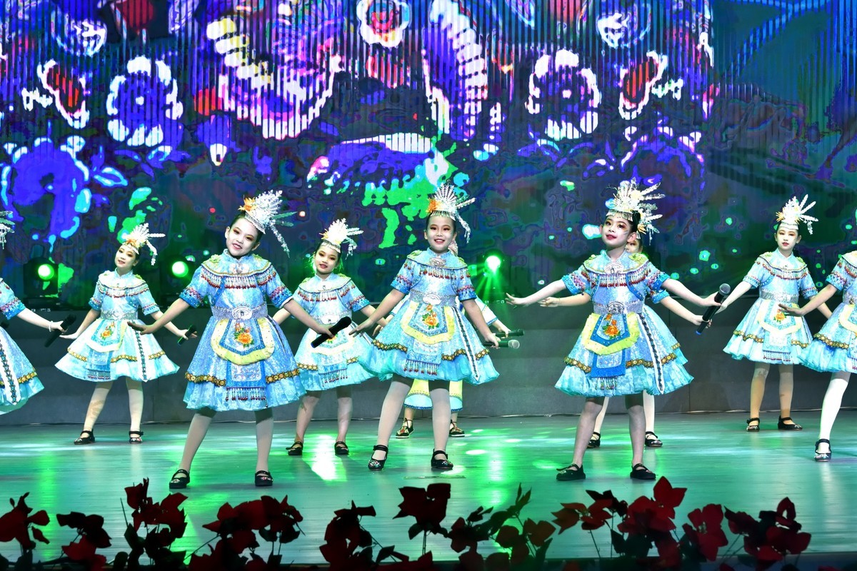 盂县第七届网络春晚（2）-少儿歌曲联唱（1）