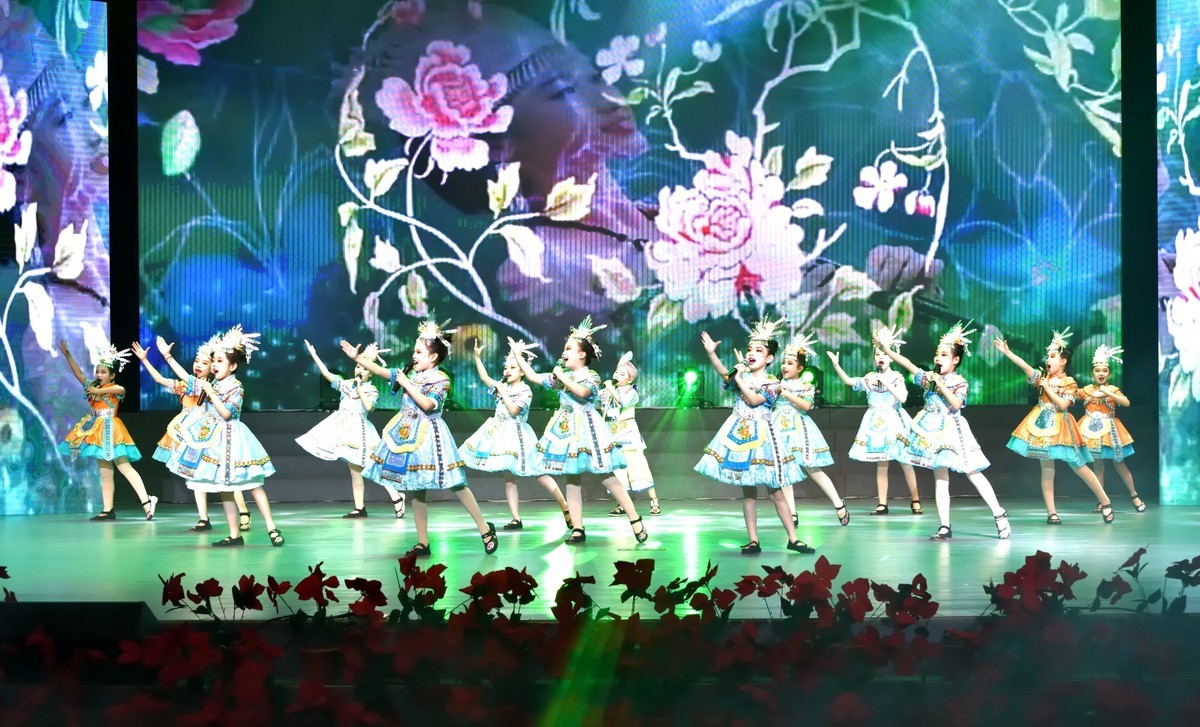 盂县第七届网络春晚（2）-少儿歌曲联唱（1）