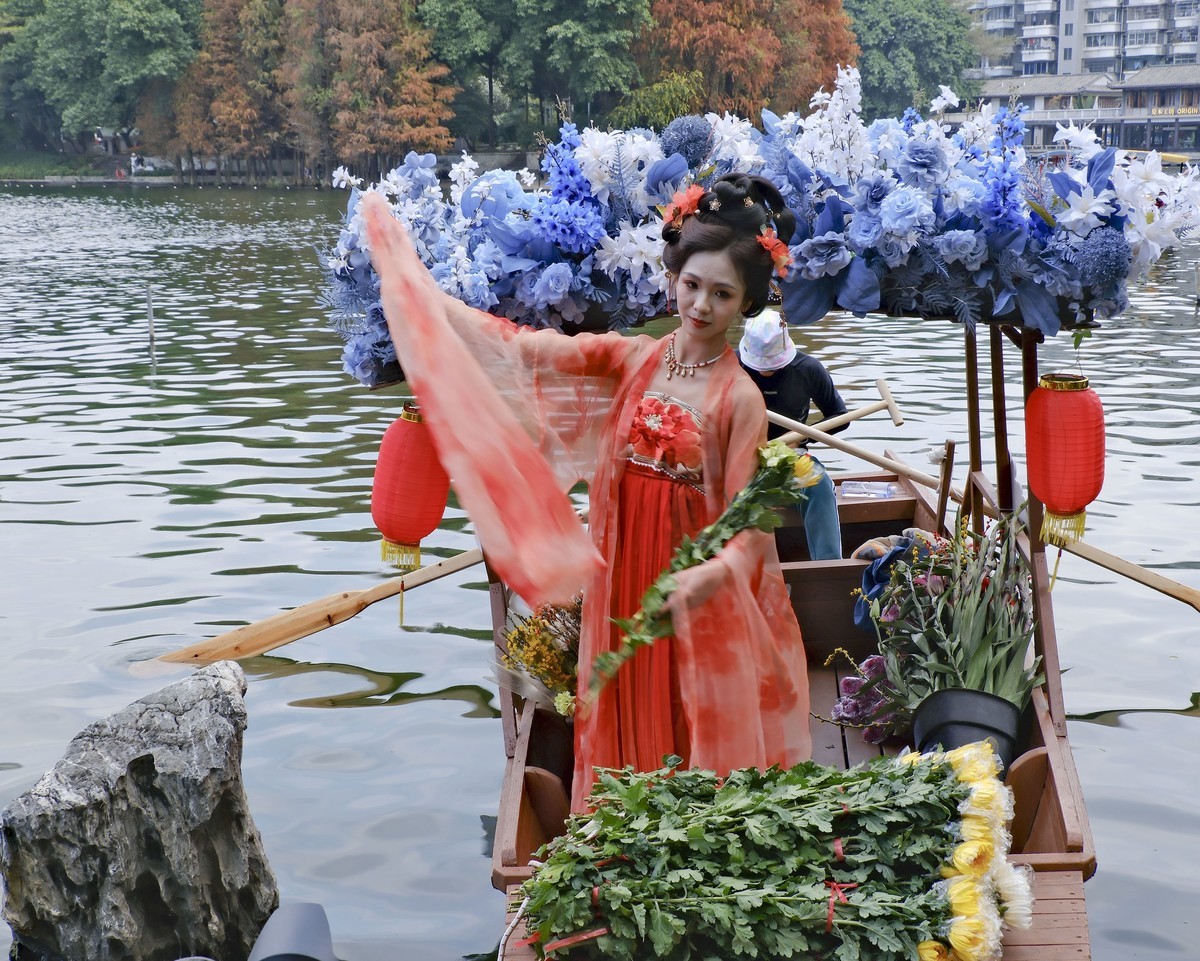 迎春水上花市（三）