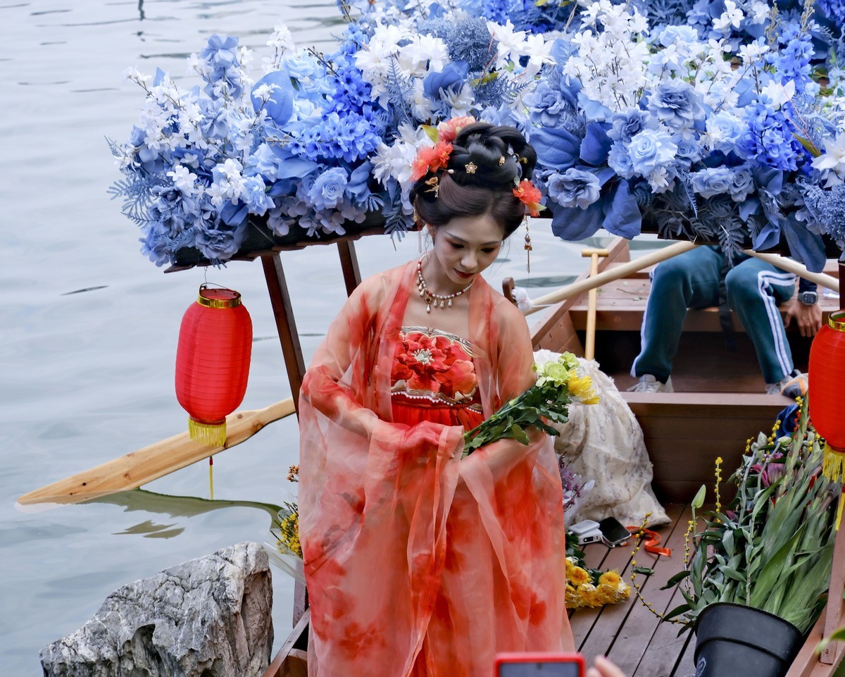 迎春水上花市（三）