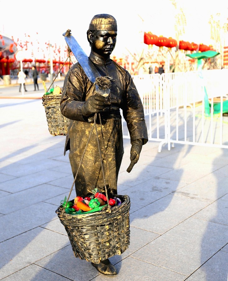 《不老松：纪实摄影》行走的铜人！