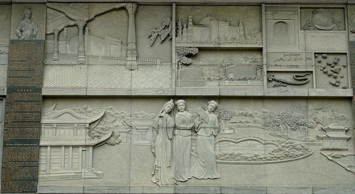 喀什记行：其尼瓦克宾馆的浮雕（稍微特殊的一帖）