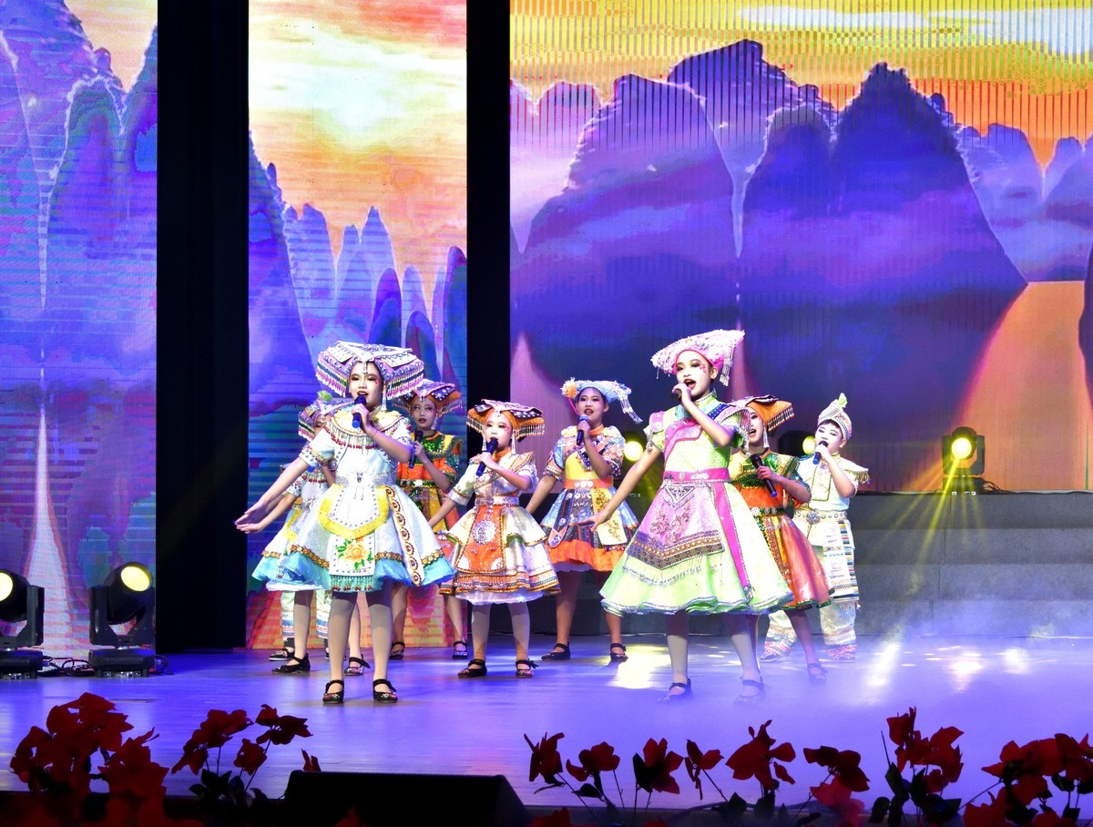 盂县第七届网络春晚（2）-少儿歌曲联唱（1）