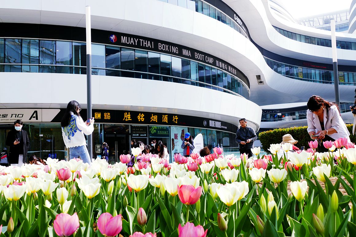 流动的线条--银河SOHO