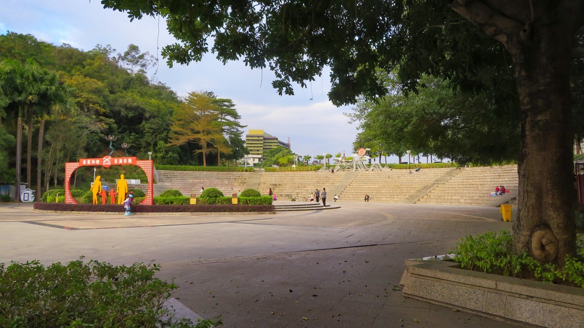 SX720HS色彩还是不错，就是传感器太小了
