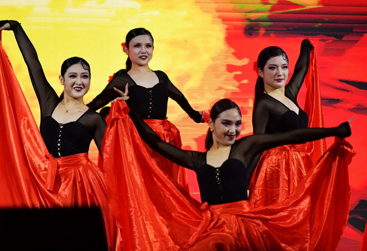 安徽省宁国市宁国星空(中国)2024迎春晚会随拍花絮二