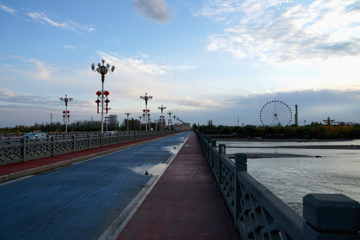 前几日在南北疆出差，上一组照片