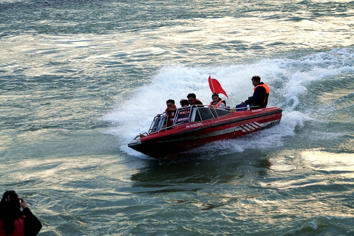 前几日在南北疆出差，上一组照片